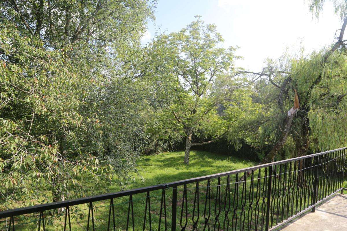 Maison sur 6 132 m² de terrain - photo 14