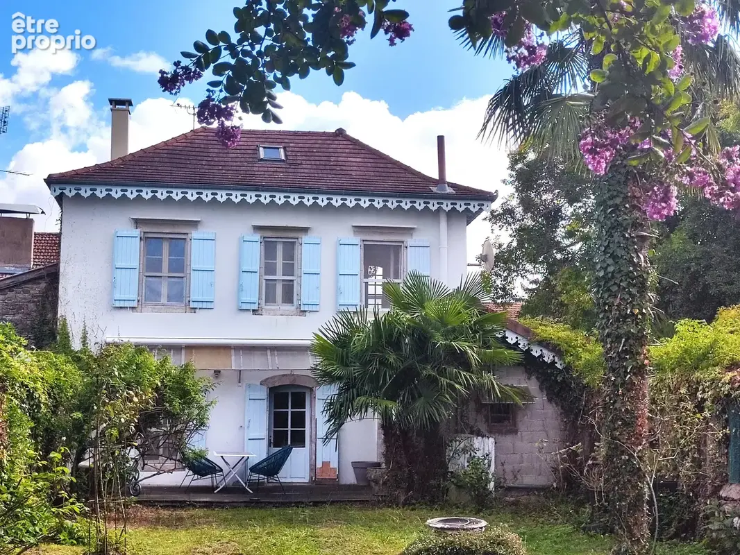 Ancien presbytère avec jardin et cour idyllique - photo 24