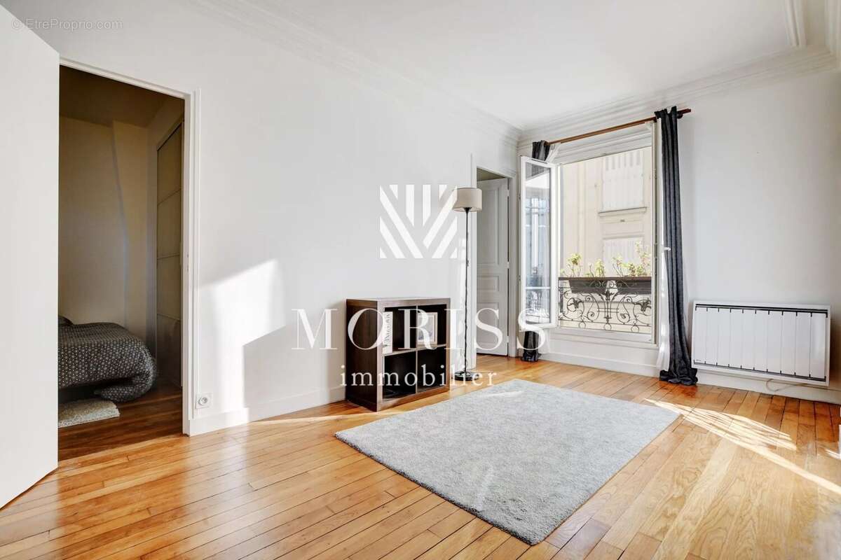 Appartement à PARIS-17E