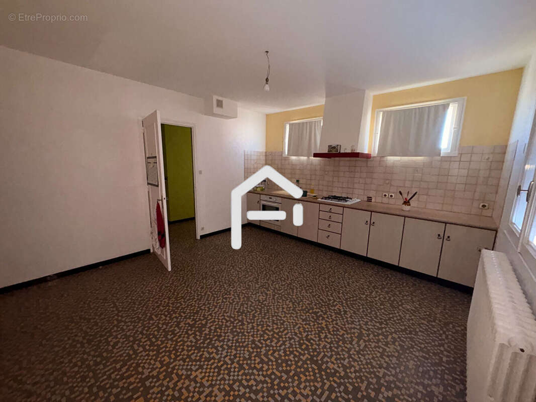 Maison 105 m² à Le Champ-Saint-Pere  - photo 5