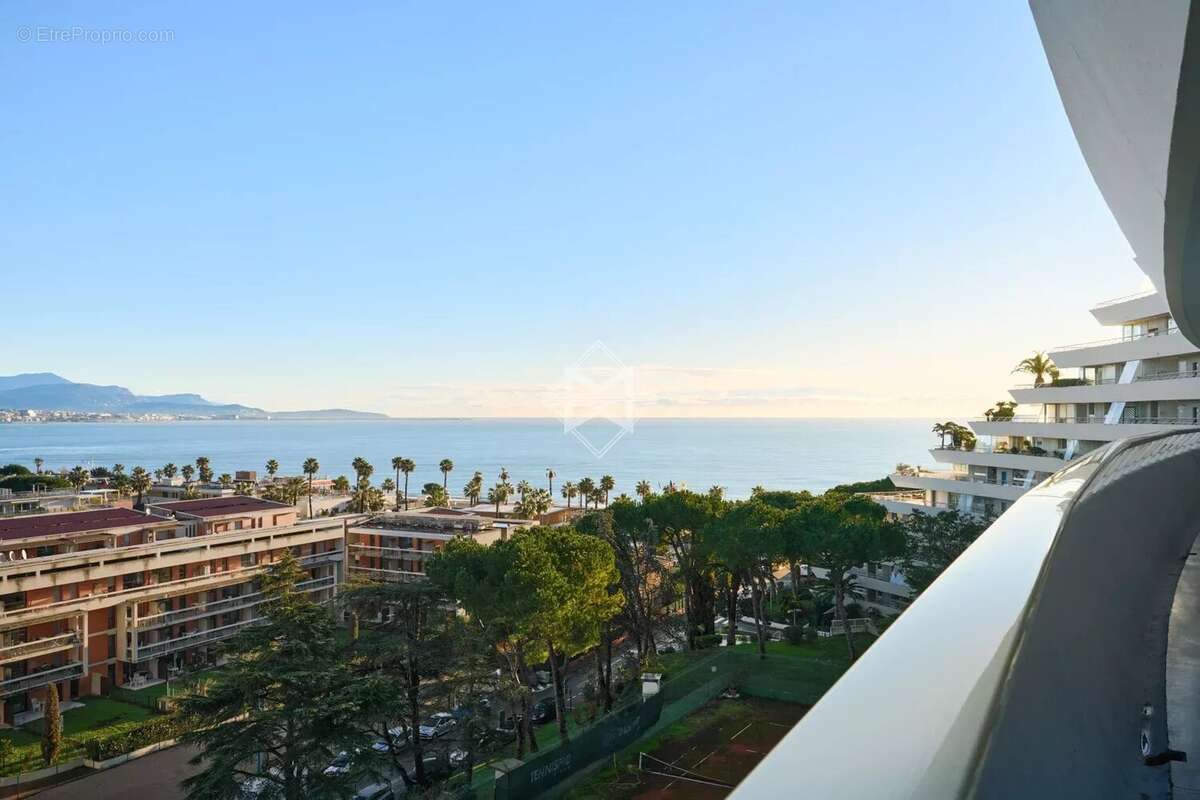 Appartement à VILLENEUVE-LOUBET