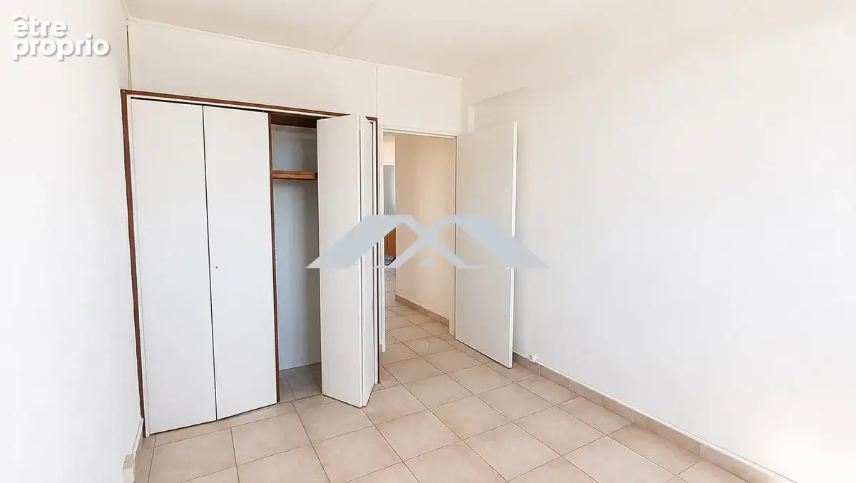 Appartement 60 m² à Saint-Denis  - photo 5