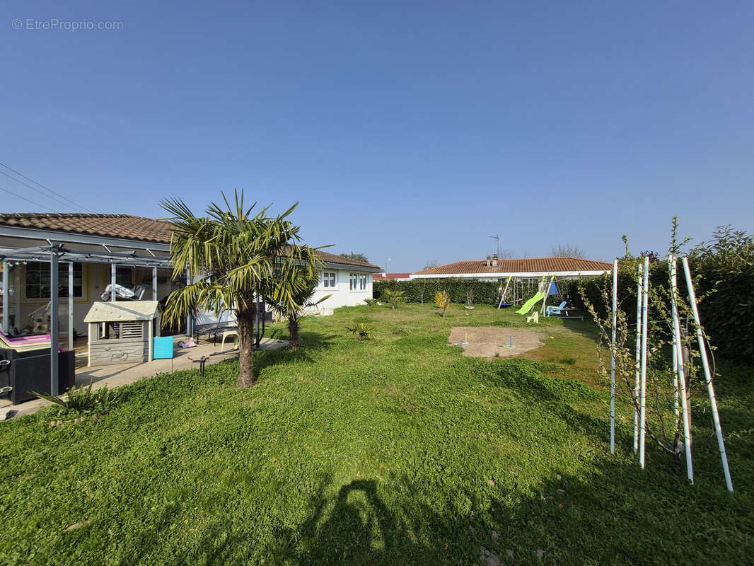 Maison à DANGE-SAINT-ROMAIN