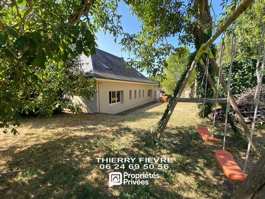 A VENDRE MONTREUIL BELLAY 49260 Maison de 151 m2  4 chambres sur terrain clos avec véranda cave - photo 2