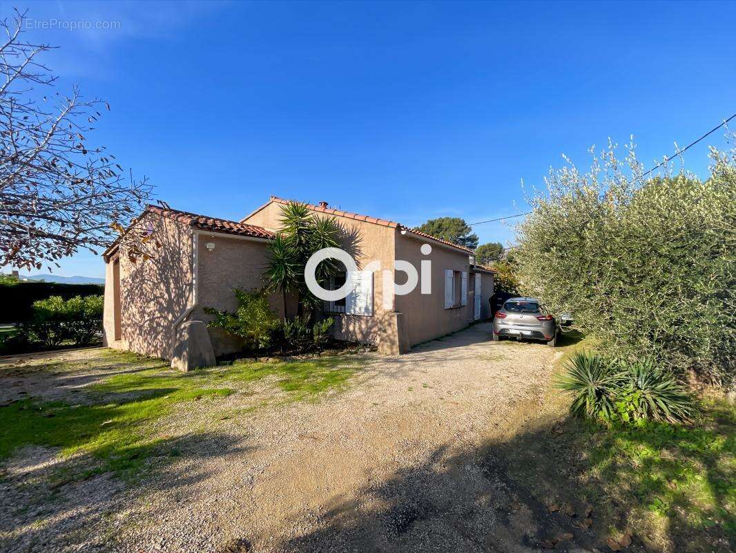 Maison à ROQUEVAIRE