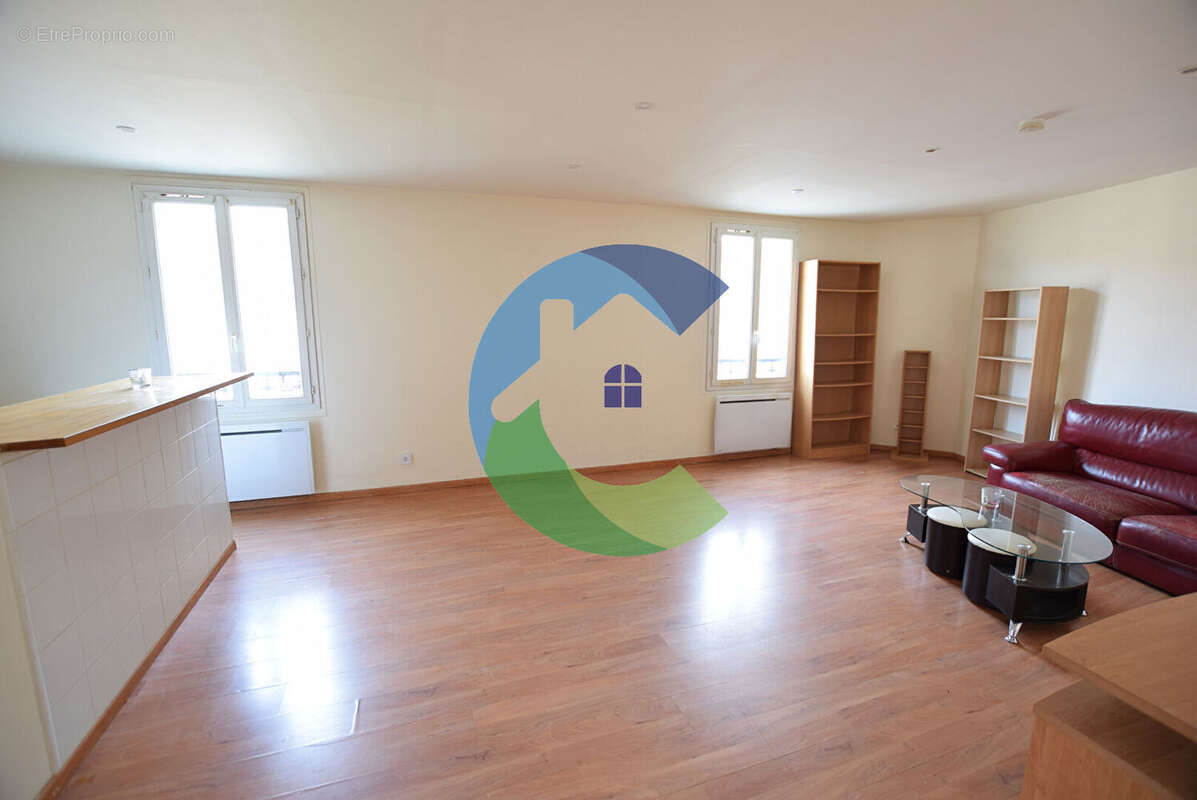 Appartement à SAULX-LES-CHARTREUX