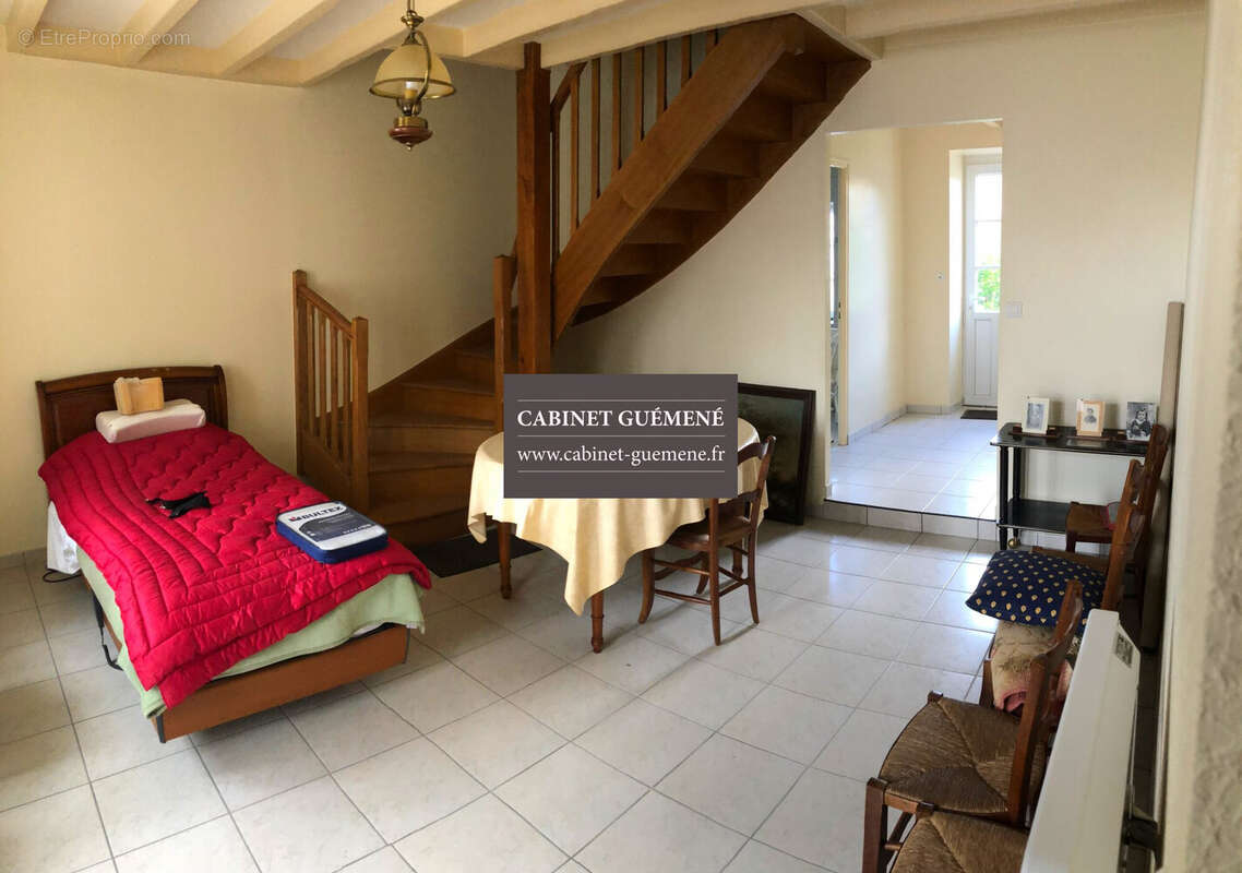 Maison à VIEILLEVIGNE