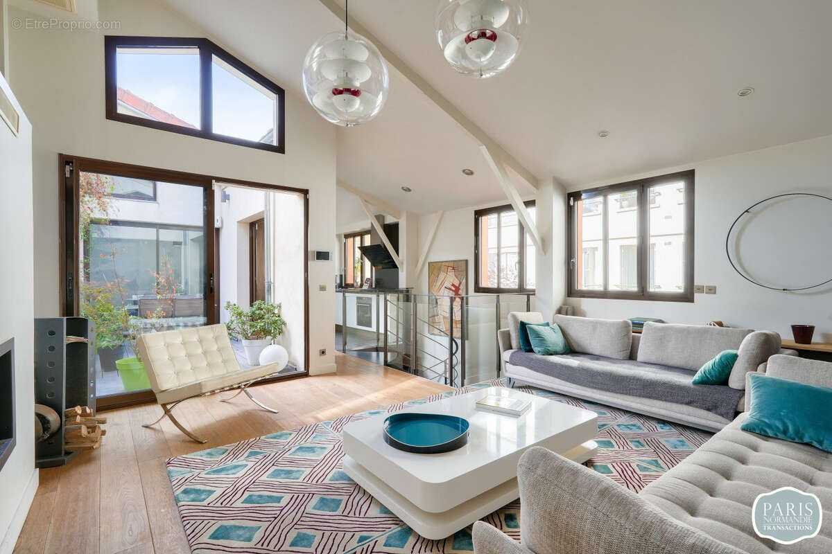 Maison à COURBEVOIE