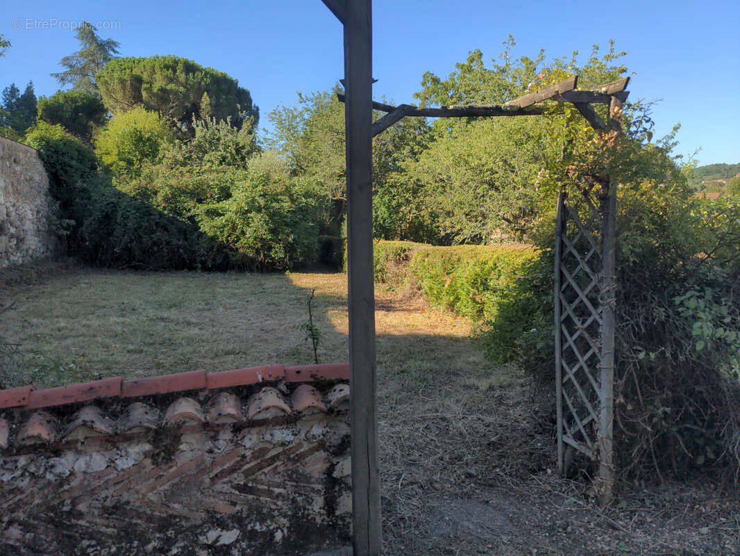 Maison en pierres au cœur de Villamblard avec 2 habitations! - photo 2
