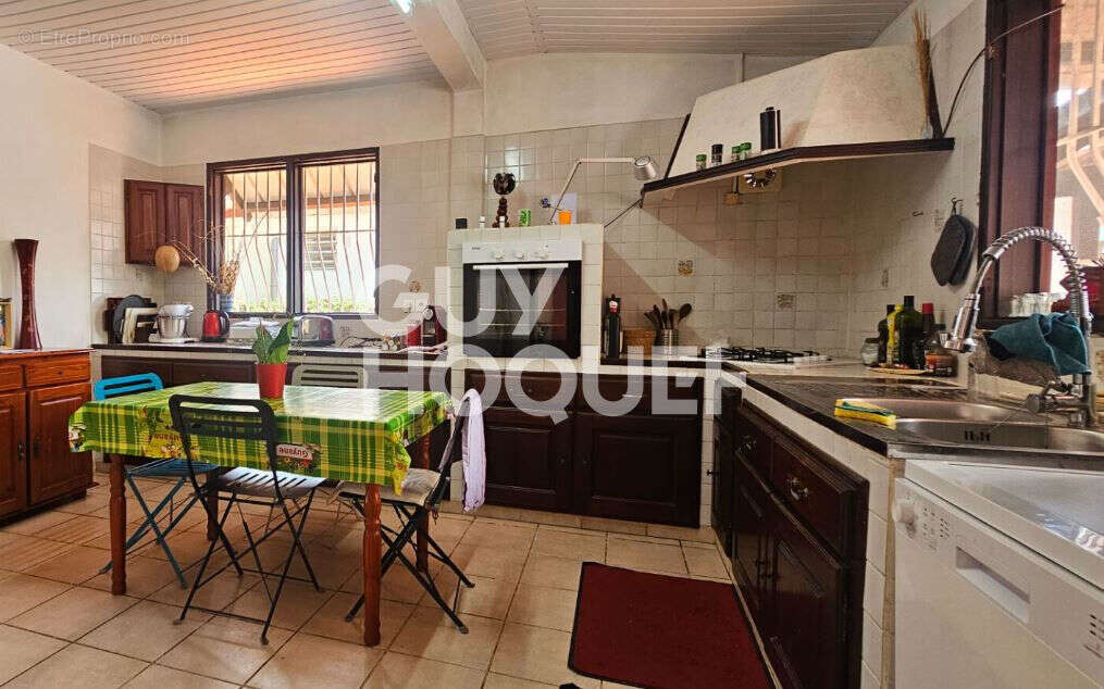 Maison à REMIRE-MONTJOLY