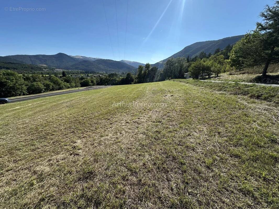 Terrain à LA MURE-ARGENS
