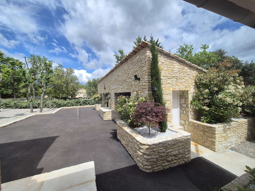 Maison à REGUSSE