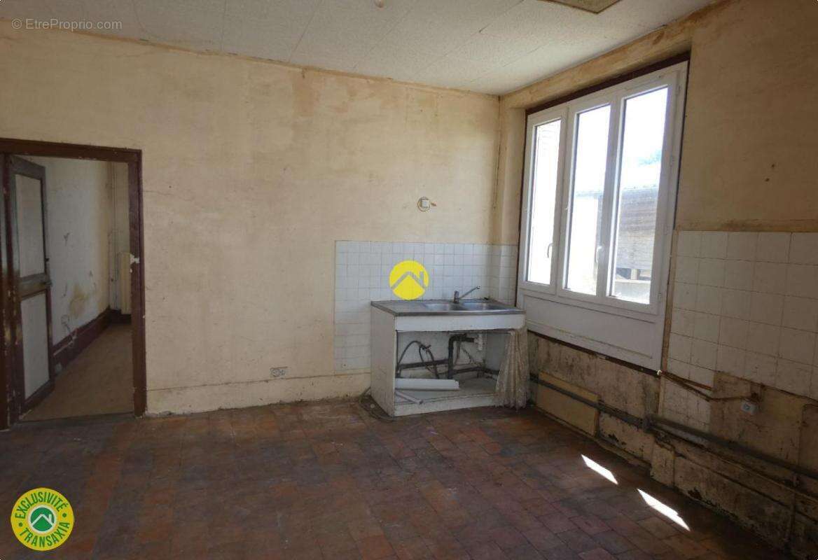 Maison a renover - photo 5