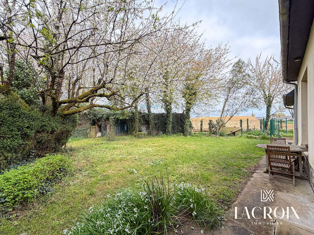 Maison à LA CHAPELLE-DES-FOUGERETZ