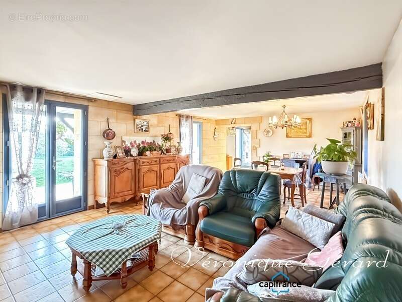 Maison de 134 m² de plain-pied, en pierre, sur plus de 5880 m² - photo 15