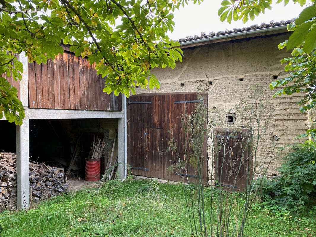 Maison à VOLLORE-VILLE