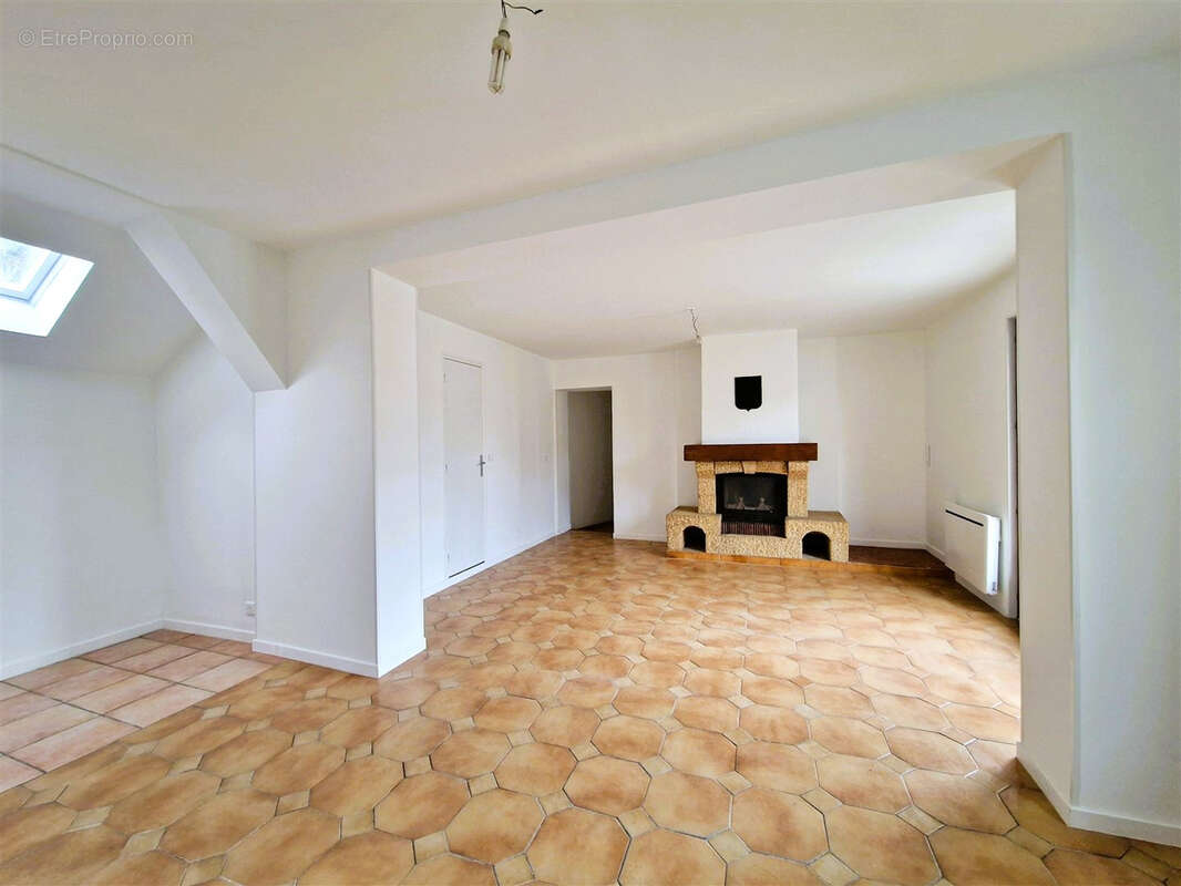 Maison à SAINT-REMY-SUR-AVRE