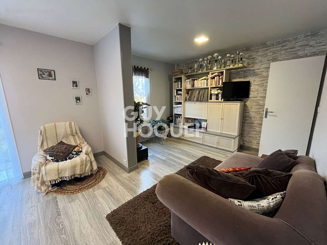 Maison à FLEURY-LES-AUBRAIS