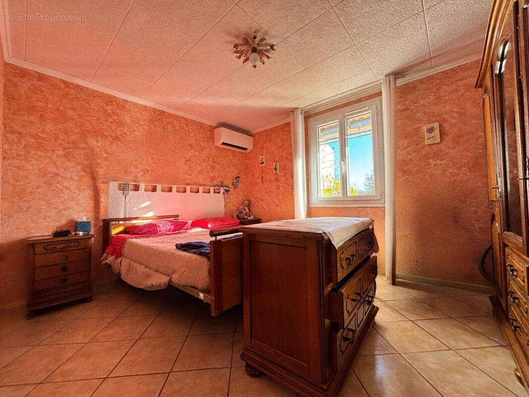 Maison à REGUSSE