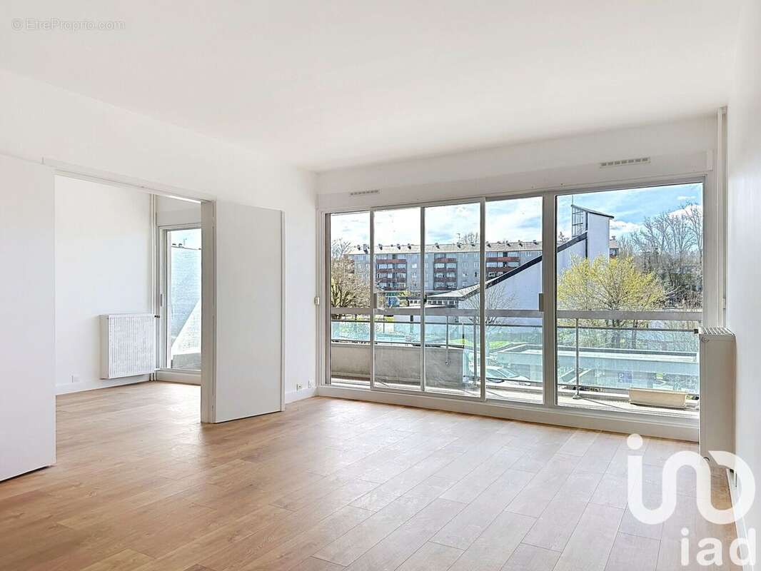 Photo 3 - Appartement à LA CELLE-SAINT-CLOUD