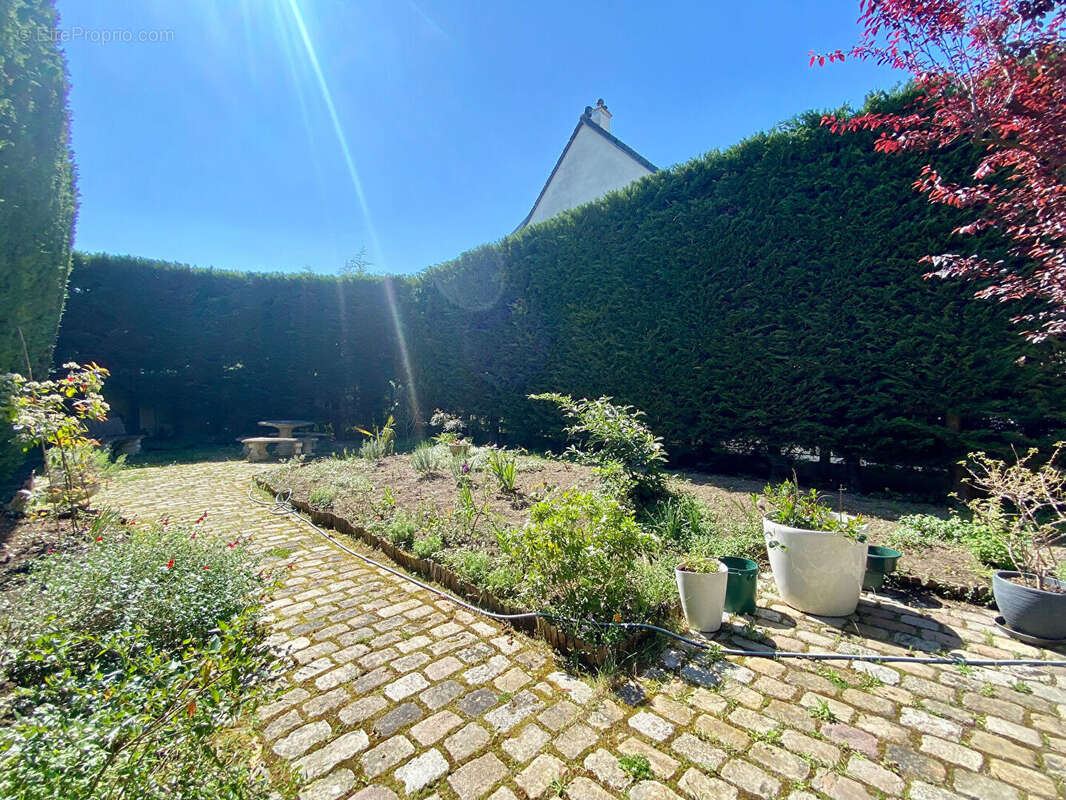 Maison à SARTROUVILLE