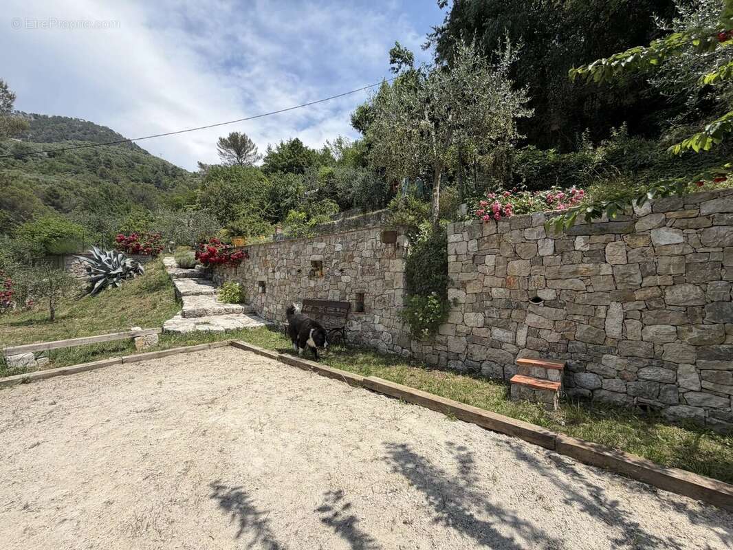 Maison à PEILLE