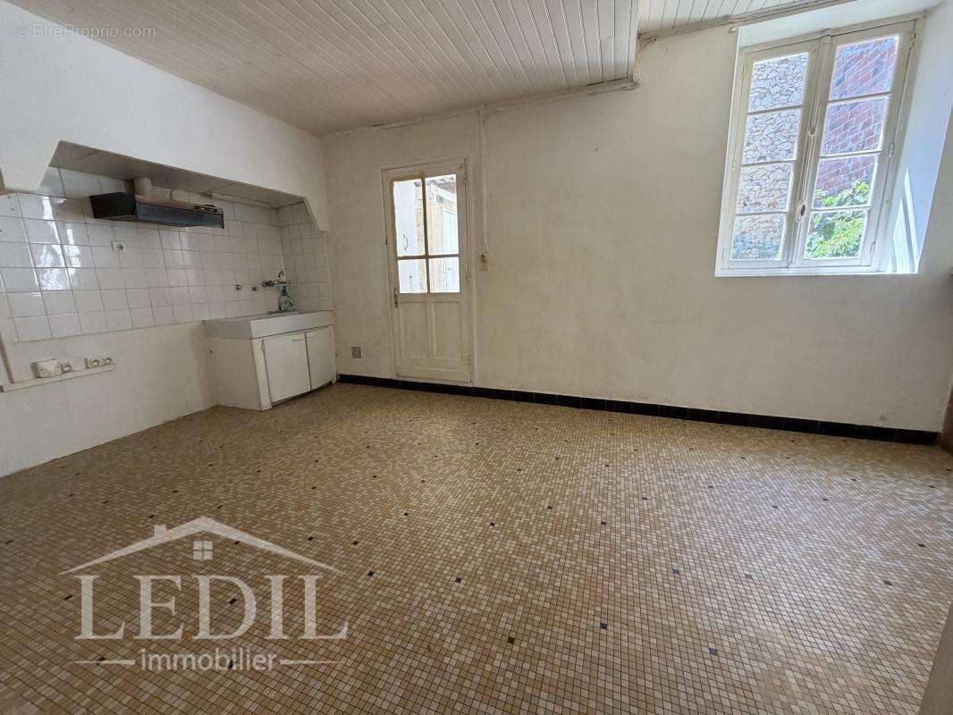 Maison de village avec cour intérieure - photo 4