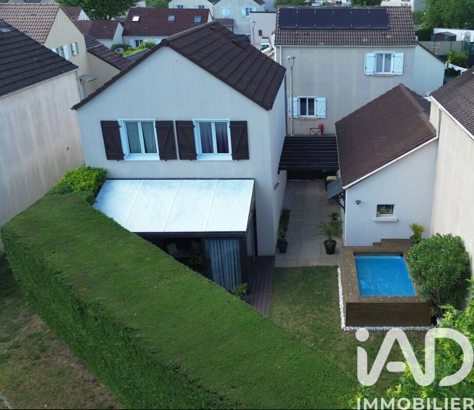 Photo 1 - Maison à VERT-SAINT-DENIS