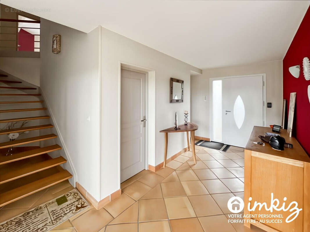 Maison 210m2 - 8 pièces - Vue imprenable - photo 5