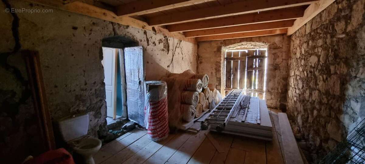 Maison à SAINT-MARTIN-DE-VALAMAS