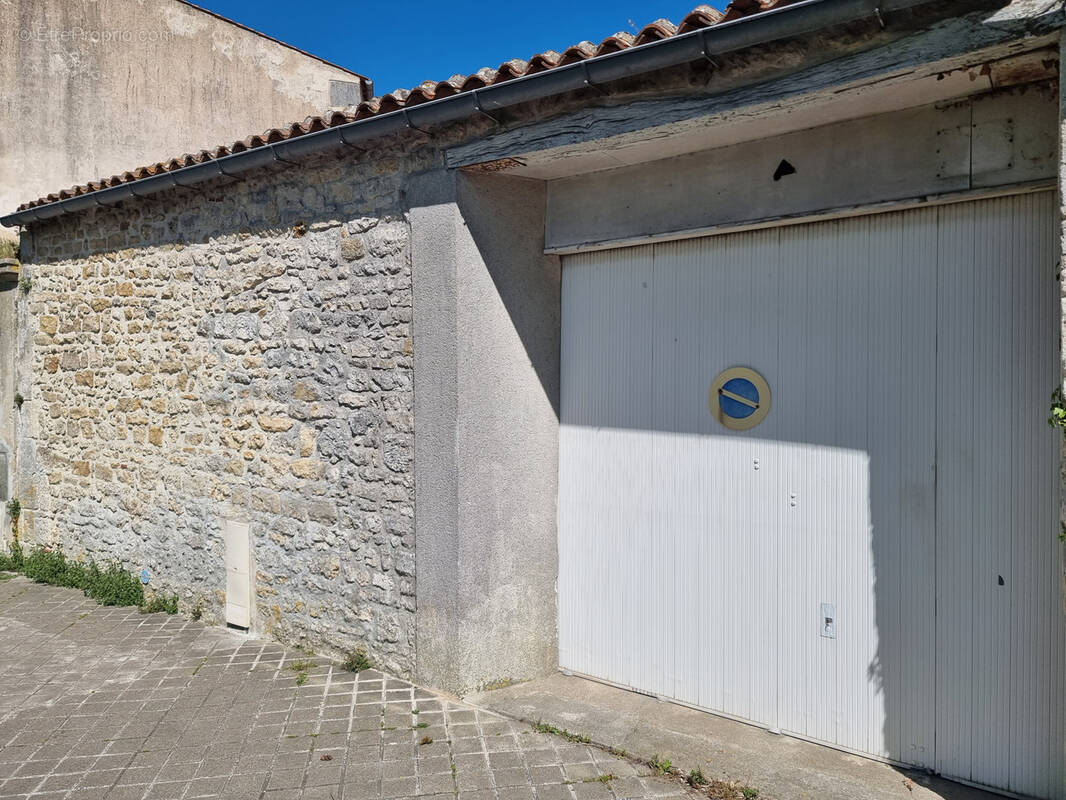 Parking à ROCHEFORT