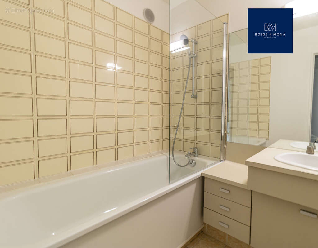 Appartement à COURBEVOIE