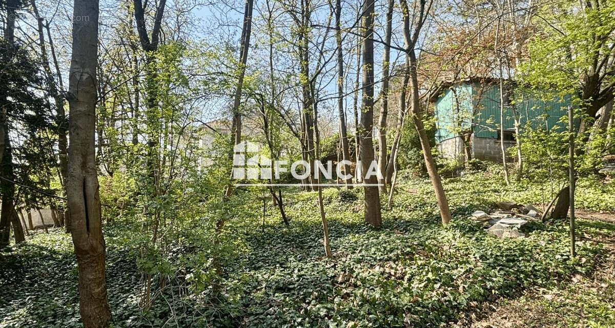 Maison d'architecte de 200 m2 sur terrain de 1280 m2 - photo 10