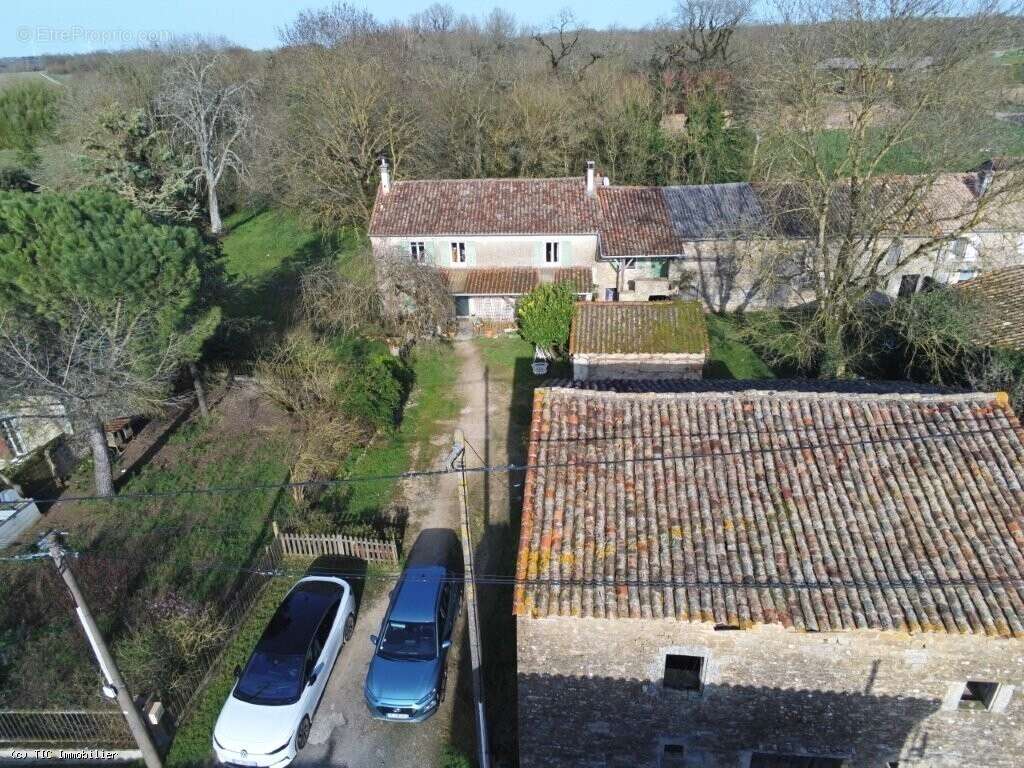 Maison à VILLEFAGNAN