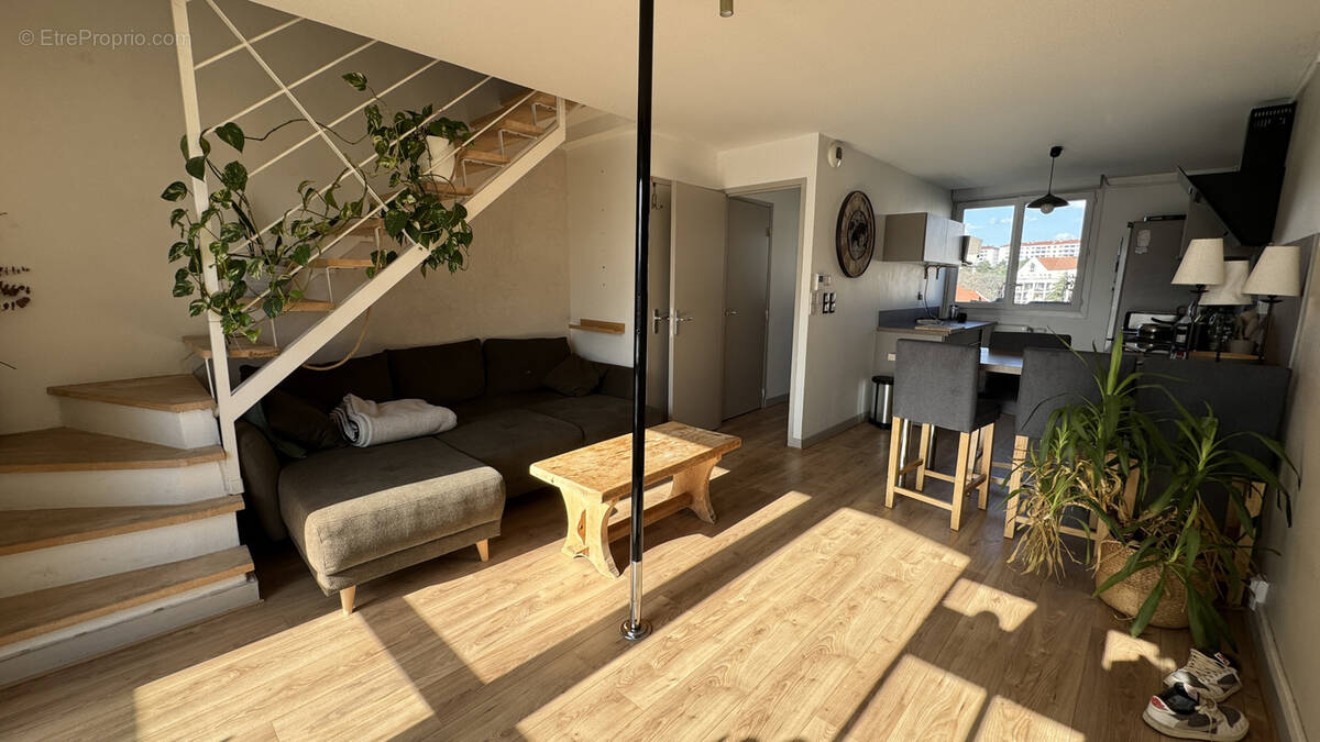 Appartement à LYON-8E