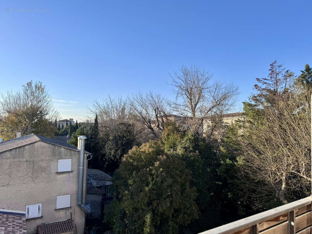 Appartement à L'ISLE-SUR-LA-SORGUE
