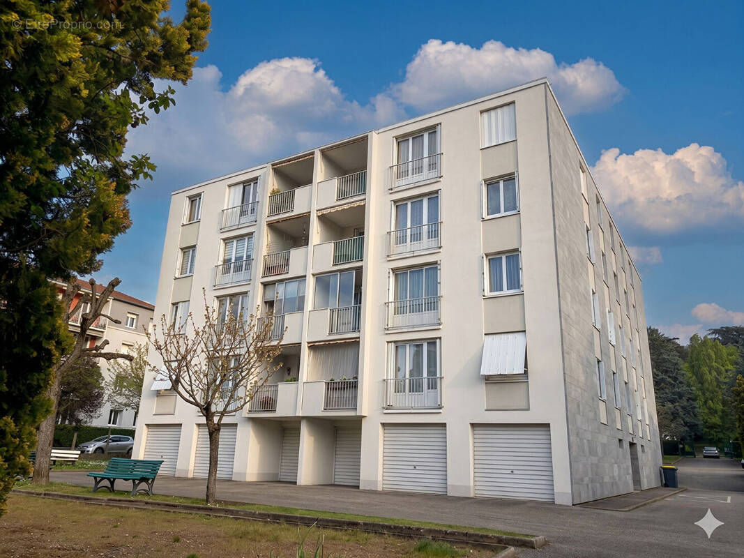 Appartement à TASSIN-LA-DEMI-LUNE