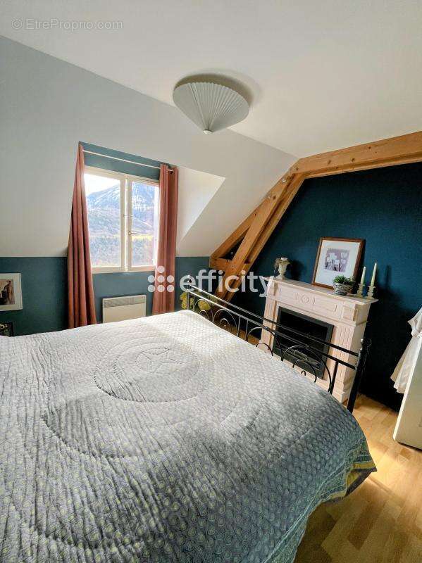 Maison à ASPRES-LES-CORPS