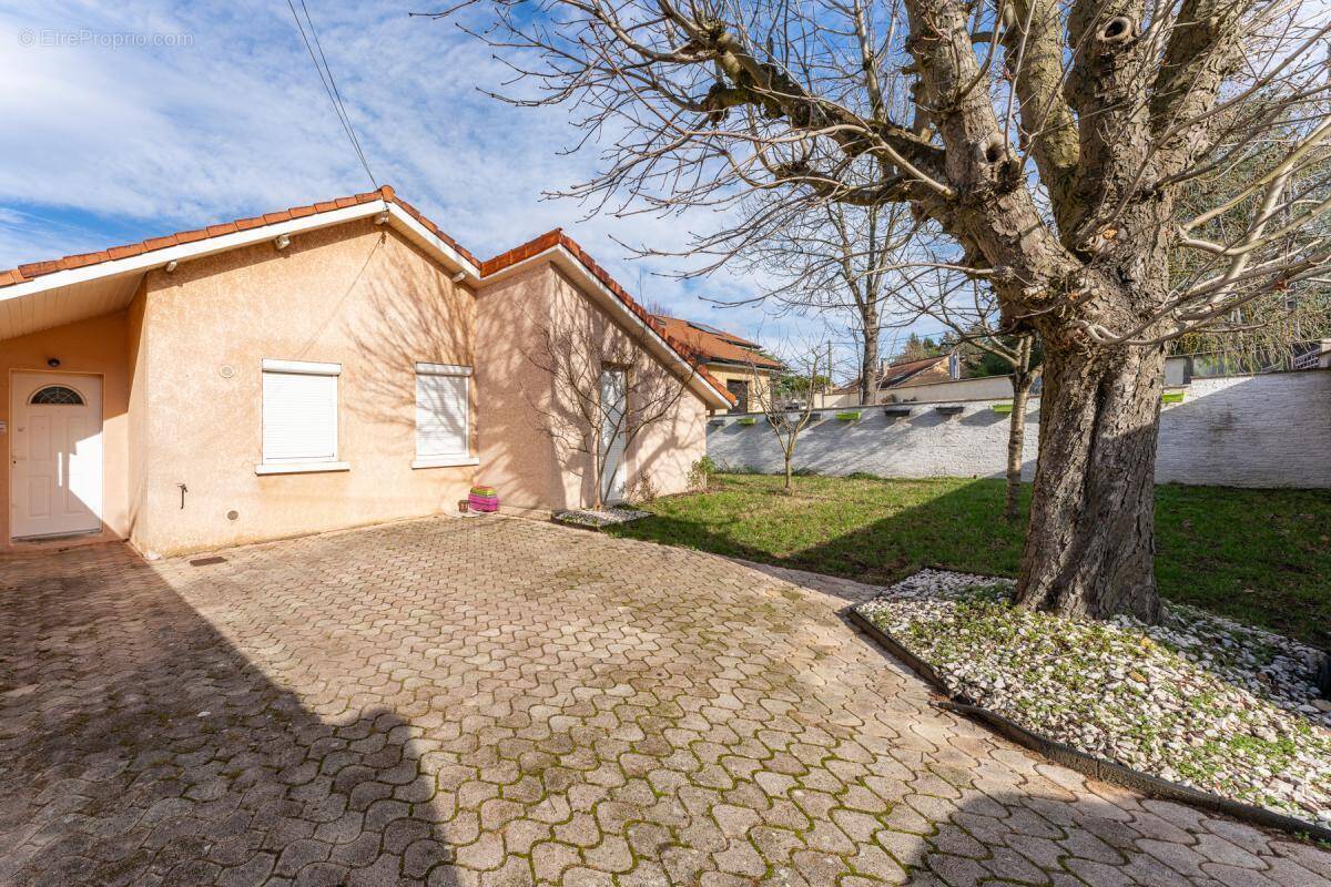 Maison à RILLIEUX-LA-PAPE