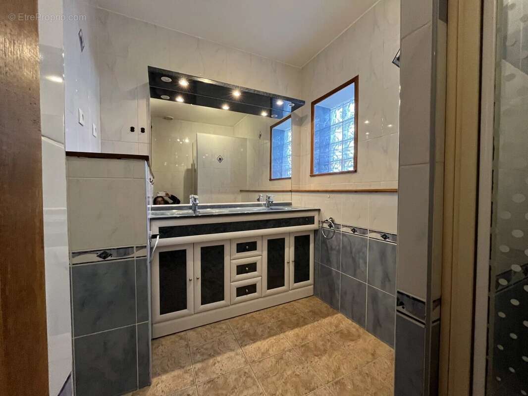 Maison à SAINT-MARCEL-LES-VALENCE