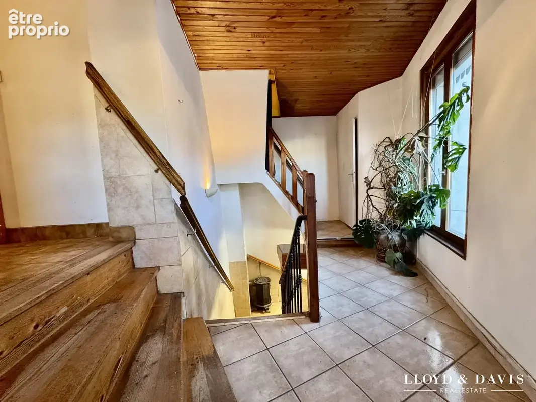 Maison 7 pièces 194 m² à vendre à Saint-Laurent-Du-Pape (07800) - photo 9