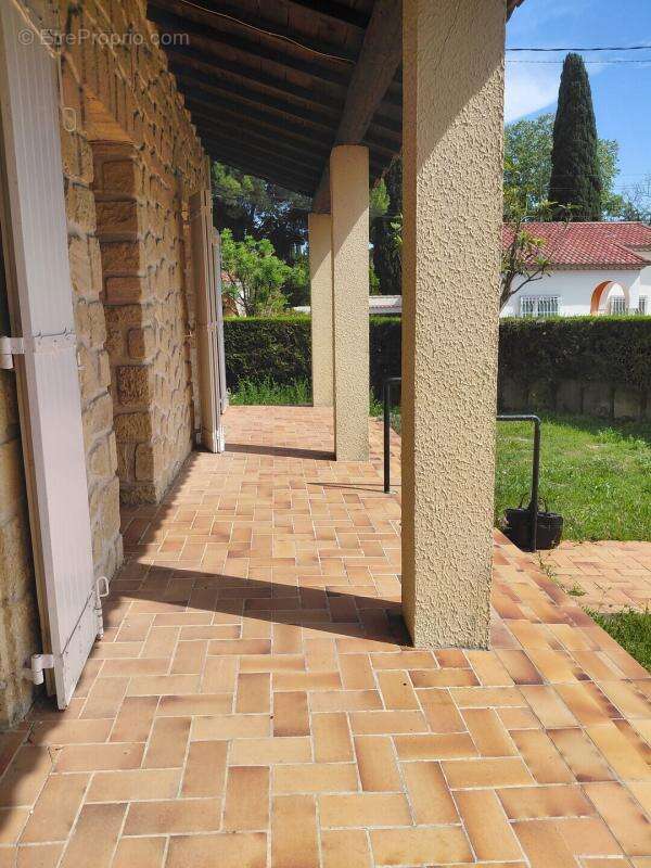 Villa plain pied  103 m² hab + garage sur 397 m² de terrain - photo 13