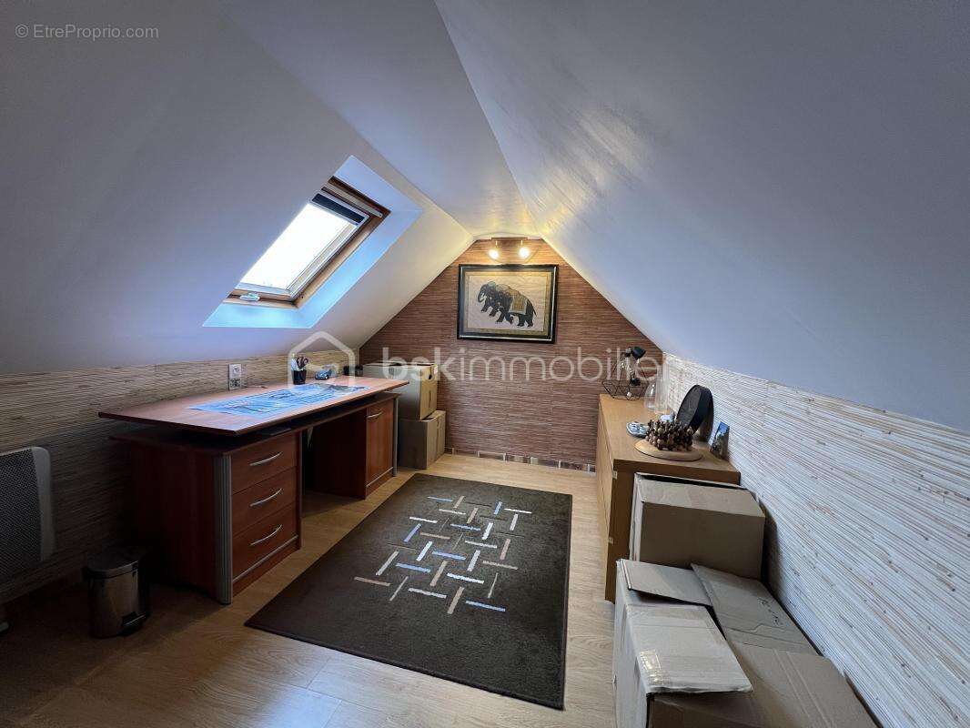 Maison à VOISINS-LE-BRETONNEUX