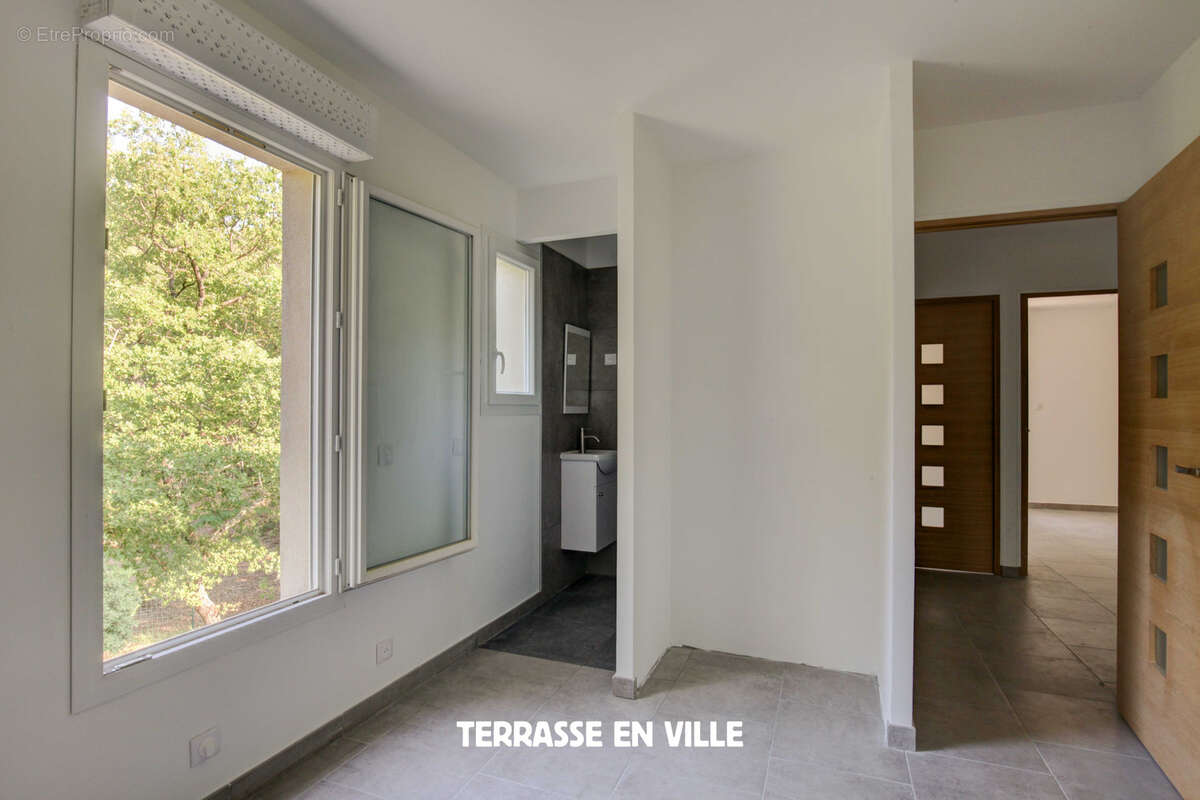 Maison à MEYRARGUES