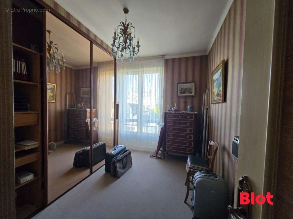 Appartement 99 m² à Fougeres  - photo 9