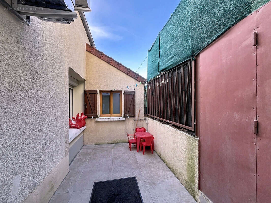Maison à SAINTRY-SUR-SEINE