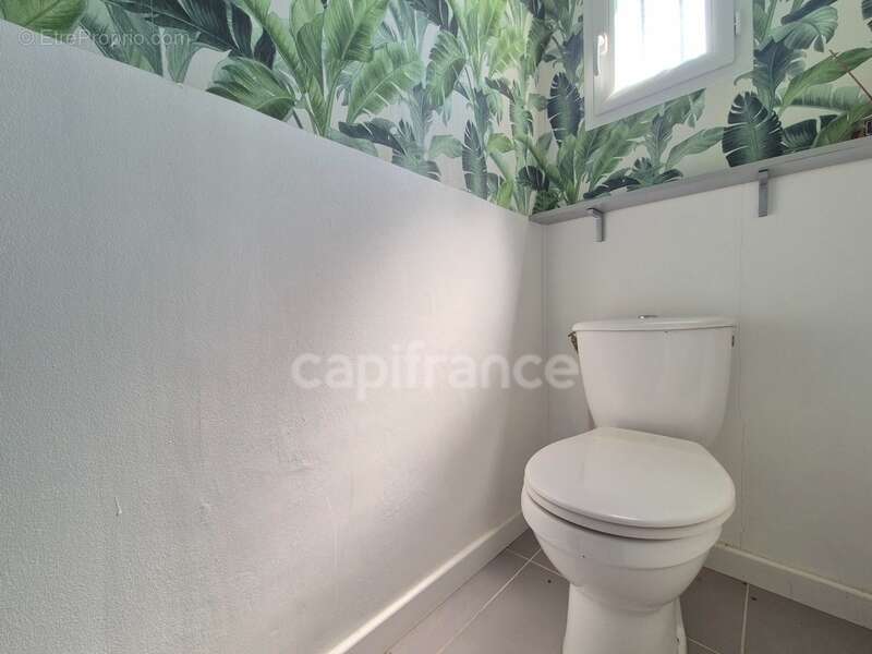 Maison à CHAILLEVETTE