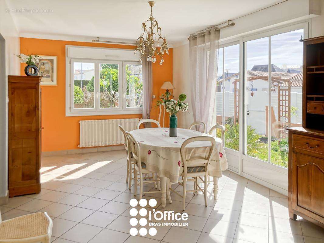 Maison les Sables d'Olonne - 7 pièces - 187m2 - photo 2