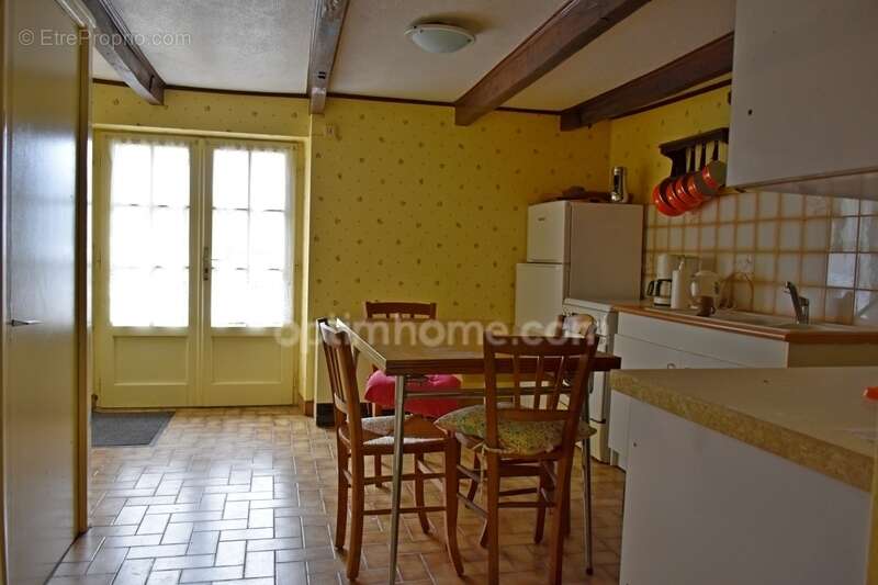Maison de campagne avec beau potentiel d'aménagement - photo 6