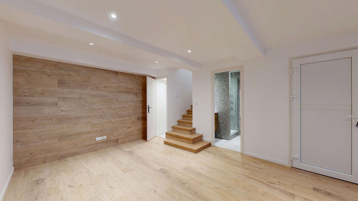 Appartement à VALLAURIS